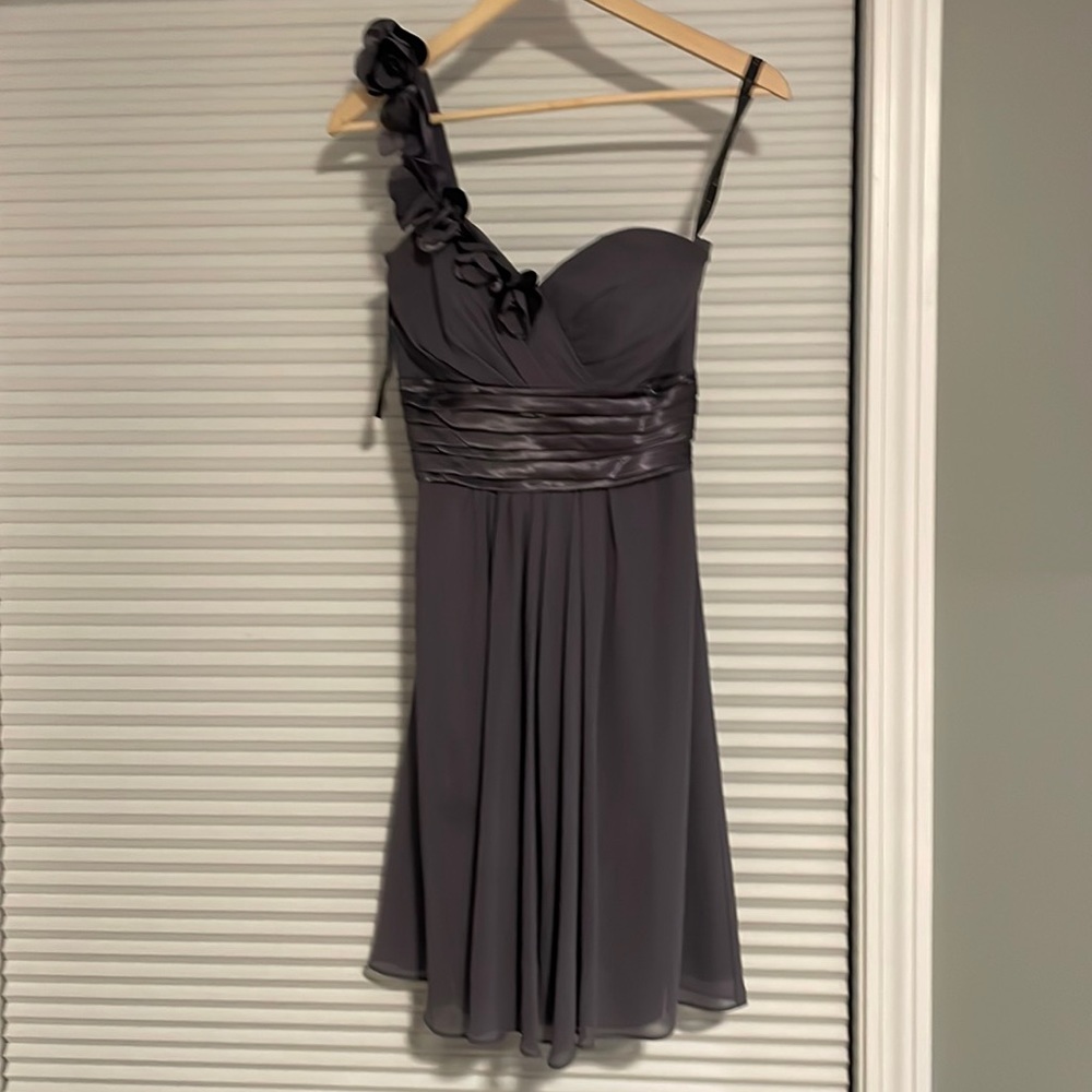 Grey one strap bridesmaid dress size 2 but fitted to a 0